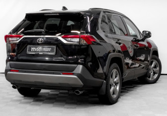 Подержанный автомобиль Toyota RAV4 2019 года (5 фото)