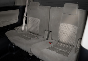 Подержанный автомобиль Toyota Alphard 2017 года (16 фото)