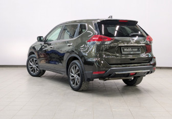 Подержанный автомобиль Nissan X-Trail 2020 года (25 фото)