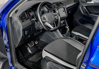 Подержанный автомобиль Volkswagen Tiguan 2021 года (16 фото)