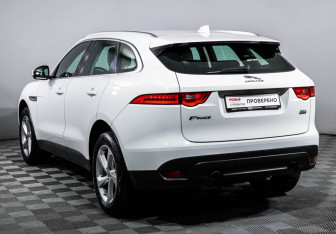 Подержанный автомобиль Jaguar F-Pace 2019 года (7 фото)