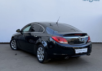 Подержанный автомобиль Opel Insignia Sedan 2010 года (7 фото)