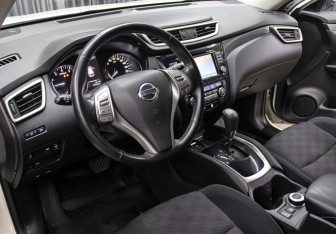 Подержанный автомобиль Nissan X-Trail 2018 года (15 фото)