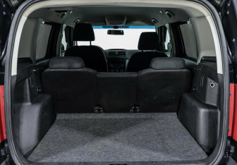 Подержанный автомобиль Skoda Yeti 2012 года (10 фото)