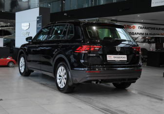 Подержанный автомобиль Volkswagen Tiguan 2020 года (6 фото)
