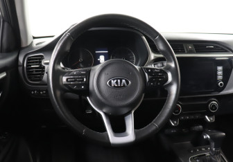 Подержанный автомобиль Kia Rio Hatchback 2021 года (18 фото)