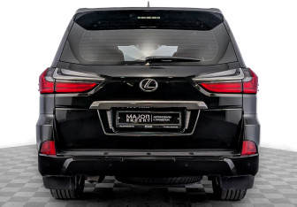 Подержанный автомобиль Lexus LX 2020 года (6 фото)