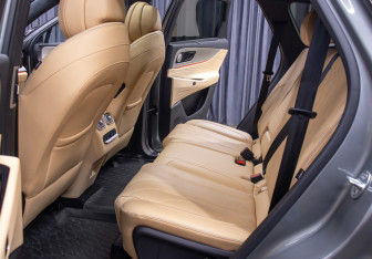 Подержанный автомобиль Jaecoo J8 2024 года (11 фото)