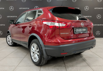 Подержанный автомобиль Nissan Qashqai 2016 года (7 фото)
