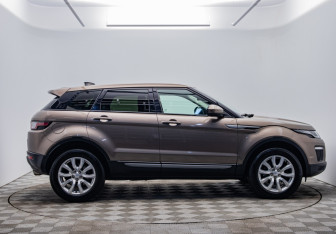 Подержанный автомобиль Land Rover Range Rover Evoque 2017 года (4 фото)