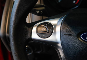 Подержанный автомобиль Ford Focus Hatchback 2012 года (19 фото)