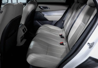 Подержанный автомобиль Land Rover Range Rover Velar 2021 года (10 фото)