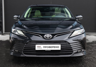 Подержанный автомобиль Toyota Camry Sedan 2022 года (2 фото)
