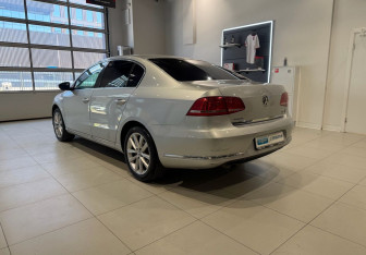 Подержанный автомобиль Volkswagen Passat Sedan 2013 года (6 фото)