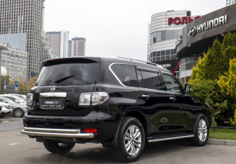 Подержанный автомобиль Nissan Patrol 2013 года (5 фото)