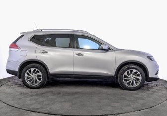 Подержанный автомобиль Nissan X-Trail 2016 года (4 фото)