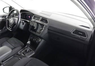 Подержанный автомобиль Volkswagen Tiguan 2019 года (10 фото)