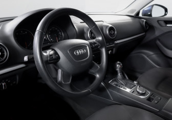 Подержанный автомобиль Audi A3 Hatchback 2014 года (13 фото)