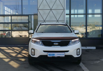 Подержанный автомобиль Kia Sorento 2014 года (2 фото)