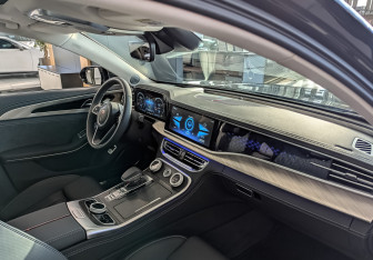 Новый Hongqi H9 2024 (8 фото)