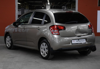 Подержанный автомобиль Citroen C3 Hatchback 2011 года (7 фото)