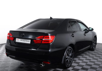 Подержанный автомобиль Toyota Camry Sedan 2017 года (5 фото)