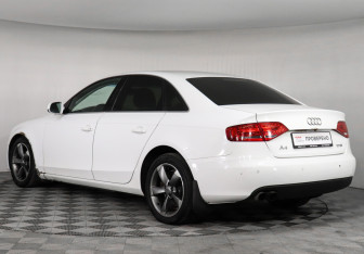 Подержанный автомобиль Audi A4 Sedan 2011 года (4 фото)