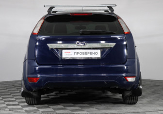 Подержанный автомобиль Ford Focus Hatchback 2008 года (6 фото)