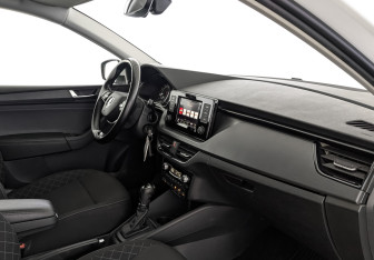 Подержанный автомобиль Skoda Rapid Liftback 2022 года (13 фото)