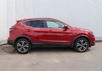 Подержанный автомобиль Nissan Qashqai 2020 года (7 фото)
