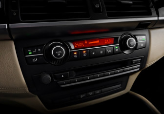 Подержанный автомобиль BMW X6 M 2011 года (29 фото)