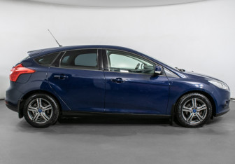 Подержанный автомобиль Ford Focus Hatchback 2014 года (4 фото)