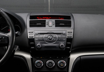 Подержанный автомобиль Mazda 6 Sedan 2010 года (10 фото)