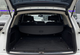 Подержанный автомобиль Audi Q7 2014 года (10 фото)