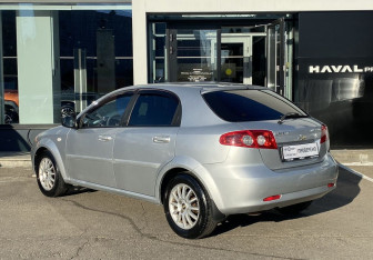 Подержанный автомобиль Chevrolet Lacetti Hatchback 2012 года (7 фото)