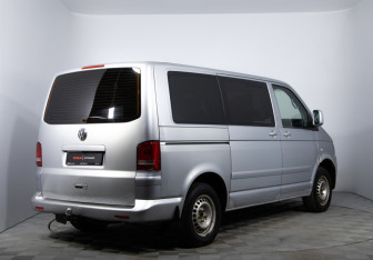 Подержанный автомобиль Volkswagen Multivan 2004 года (4 фото)