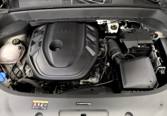 Подержанный автомобиль Geely Monjaro 2023 года (9 фото)