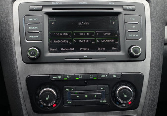 Подержанный автомобиль Skoda Octavia Wagon 2011 года (16 фото)