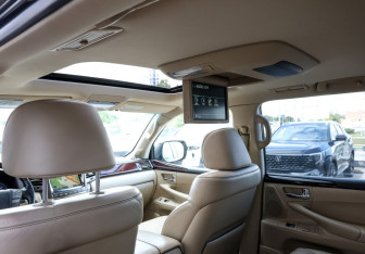 Подержанный автомобиль Lexus LX 2008 года (22 фото)