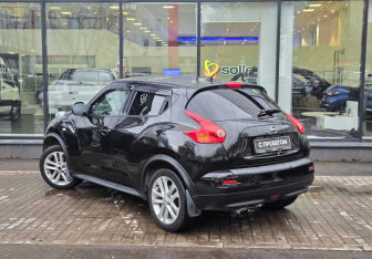 Подержанный автомобиль Nissan Juke 2012 года (6 фото)