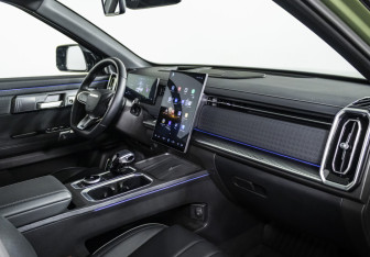 Подержанный автомобиль Jaecoo J7 2024 года (9 фото)