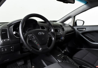 Подержанный автомобиль Kia Cerato Sedan 2016 года (10 фото)