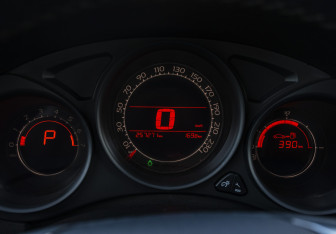 Подержанный автомобиль Citroen C4 Hatchback 2012 года (11 фото)