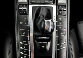 Подержанный автомобиль Porsche Macan 2014 года (28 фото)