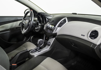 Подержанный автомобиль Chevrolet Cruze Sedan 2013 года (9 фото)