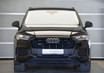 Подержанный автомобиль Audi Q7 2021 года (2 фото)