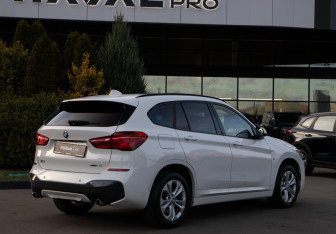 Подержанный автомобиль BMW X1 2018 года (4 фото)
