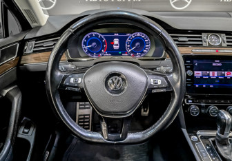 Подержанный автомобиль Volkswagen Passat Sedan 2018 года (21 фото)