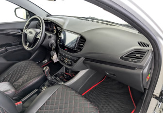 Подержанный автомобиль LADA (ВАЗ) Vesta Sedan 2019 года (11 фото)