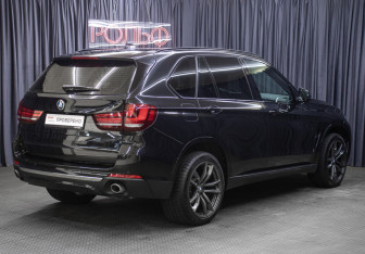 Подержанный автомобиль BMW X5 2016 года (5 фото)